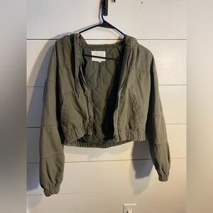 Women’s cropped Green Aéropostale jacket 
Diamond stitch